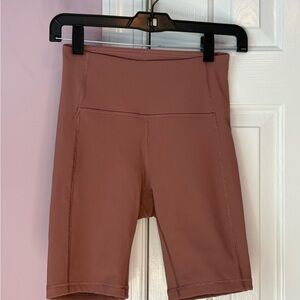 lululemon athletica Women's Bike Shorts in Dusty Rose